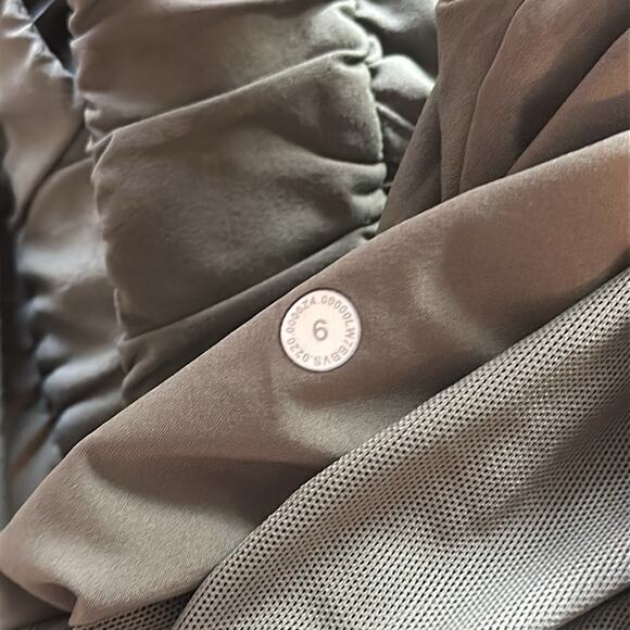 Lululemon Stroll At Sundown 3" Shorts - Picture 5 of 7